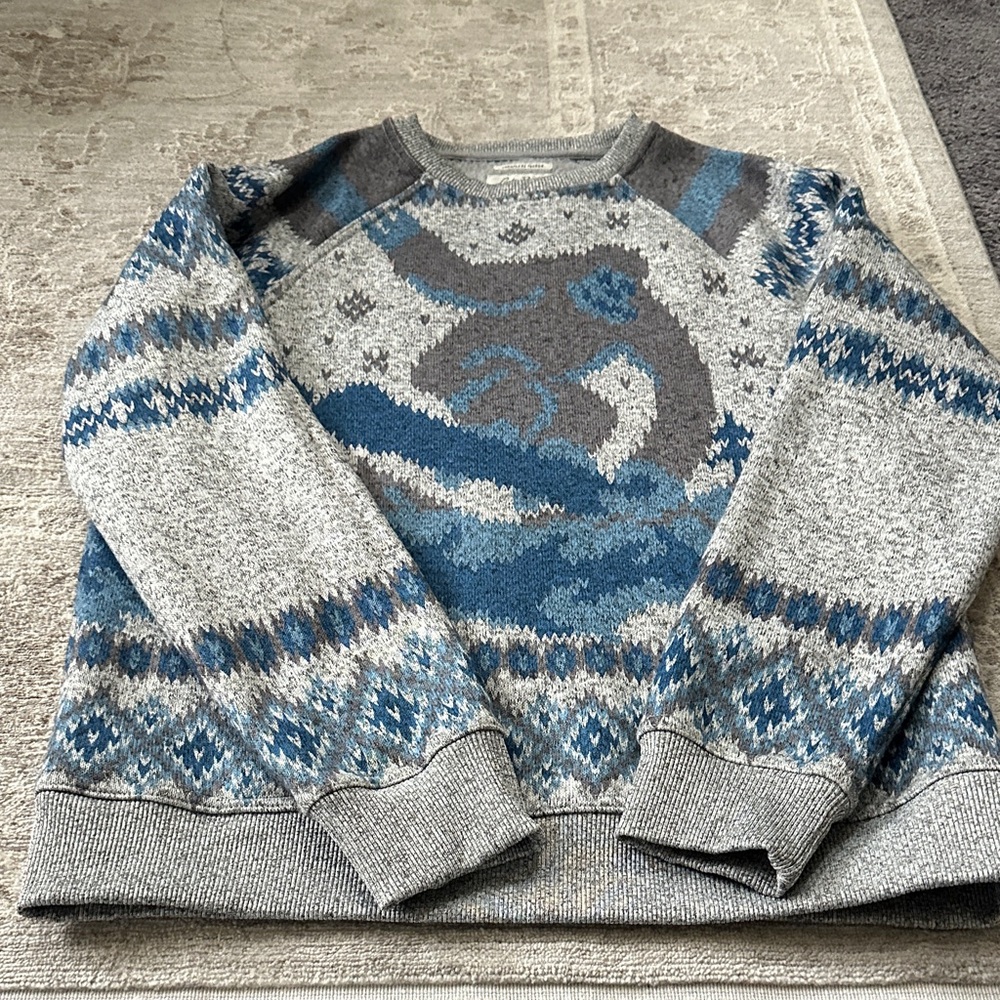 Lucky Brand Men’s Medium 
Shearless Fleece Monster Crew Sweater